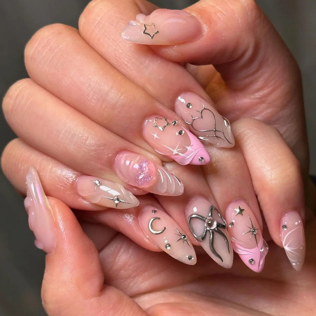 24pcs Sweet & Edgy Metallic Fake Nails