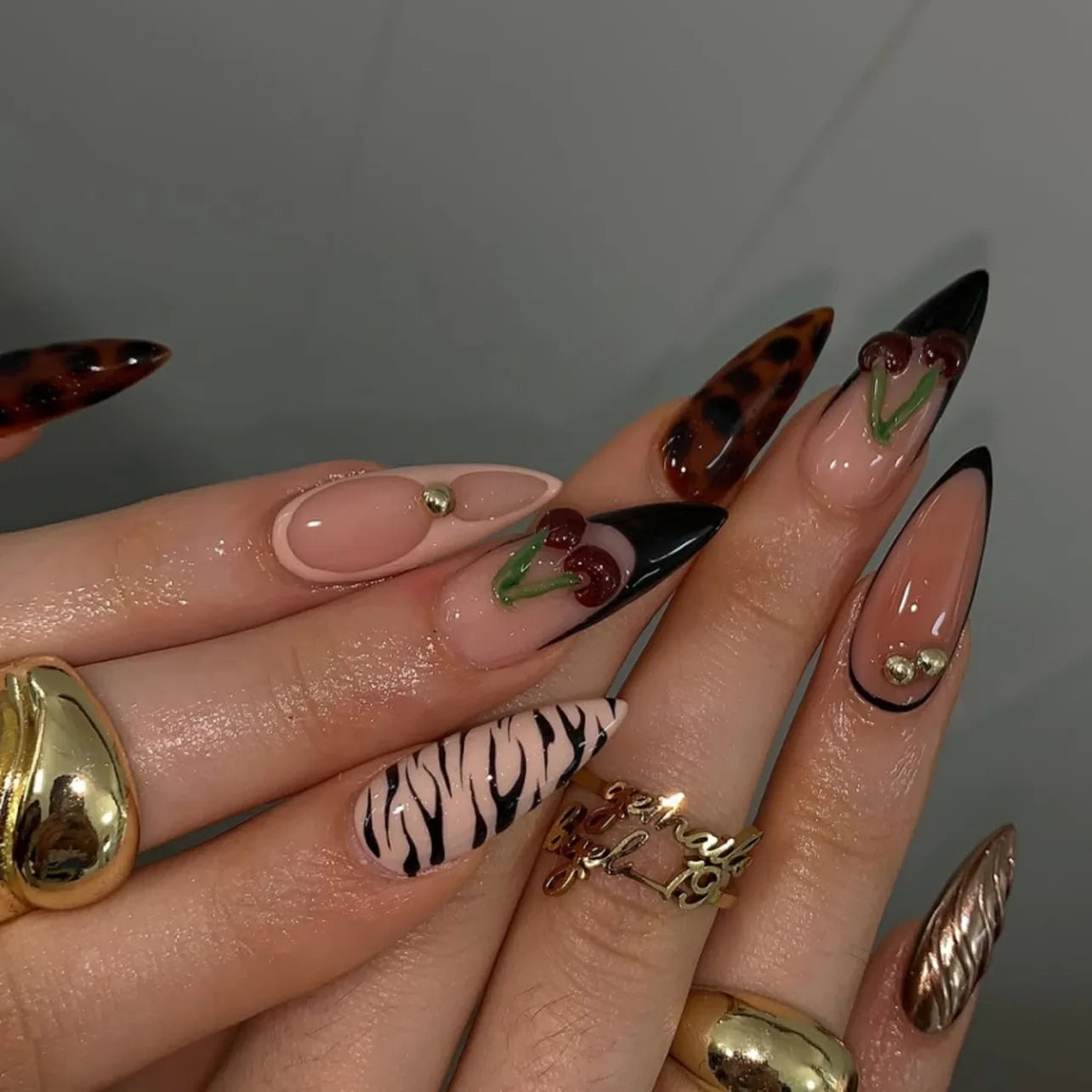 24Pcs Floral Press on Nails