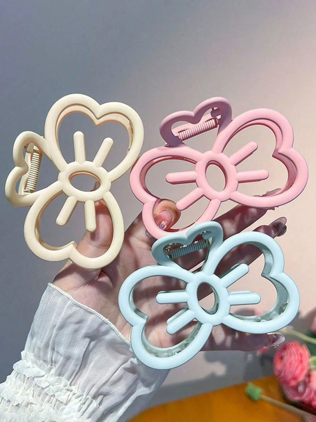 Hello Kitty Bow Claw Clip