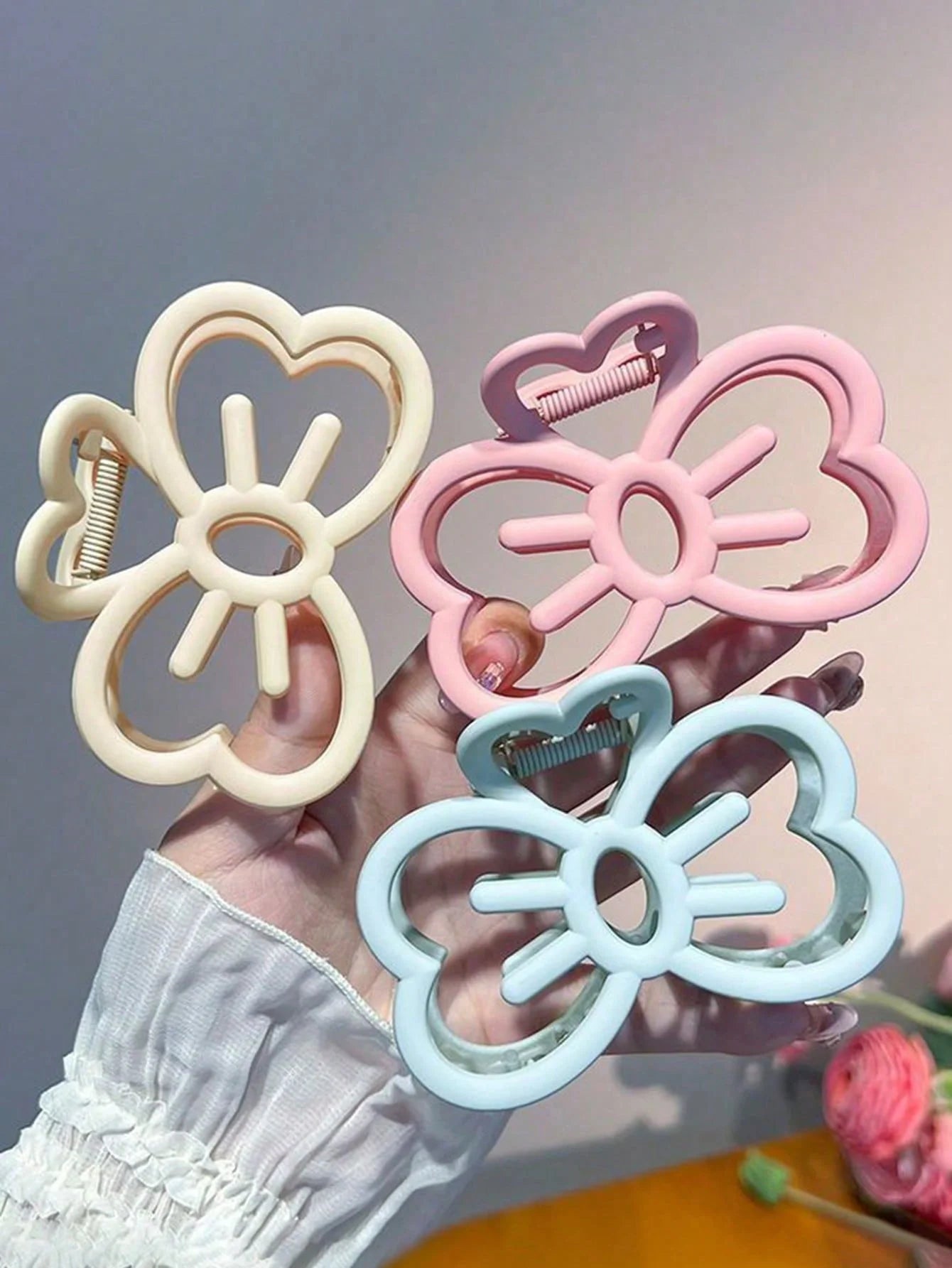 Hello Kitty Bow Claw Clip